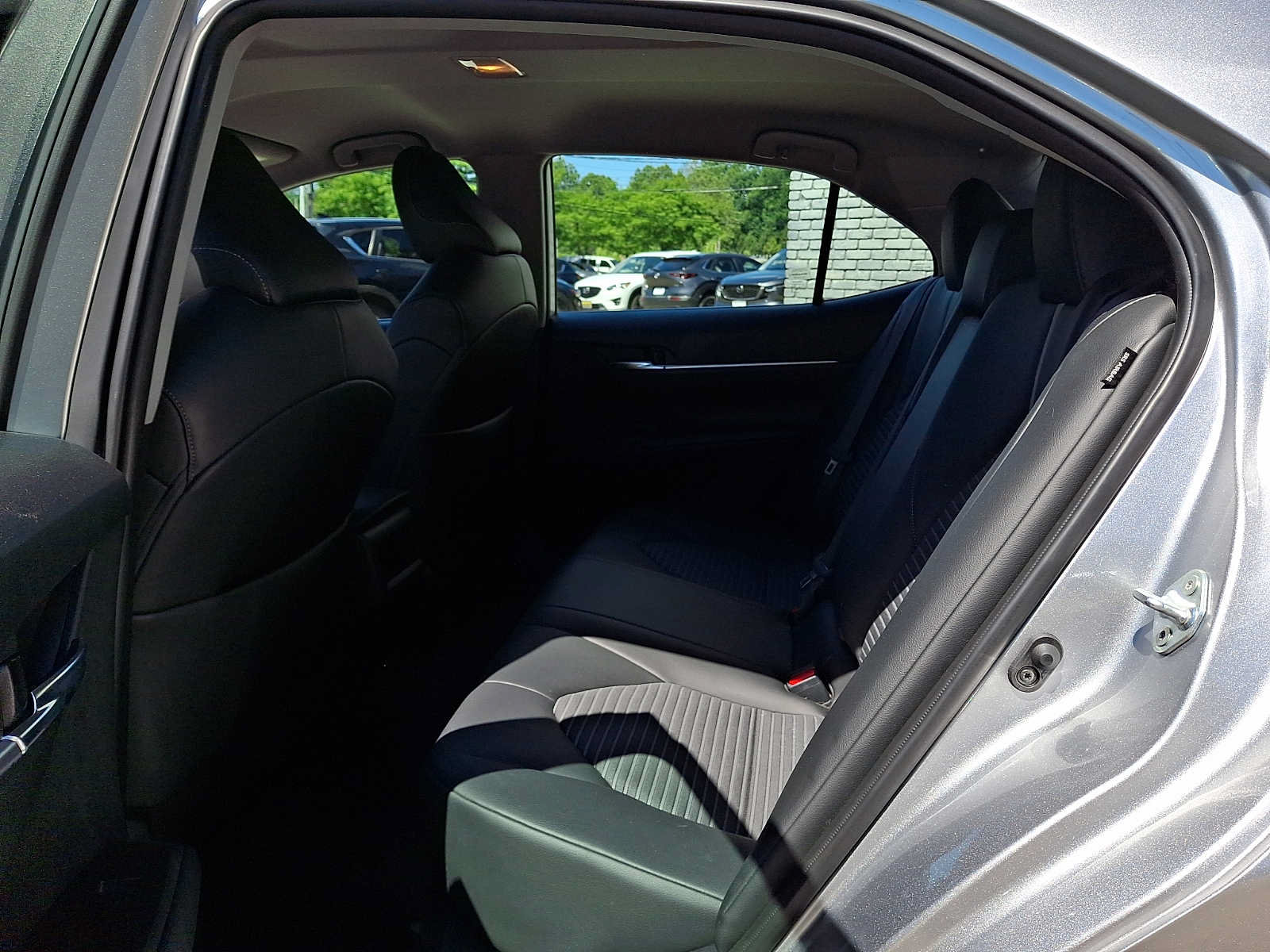 Used 2023 Toyota Camry SE w/ Convenience Package FWD image 11