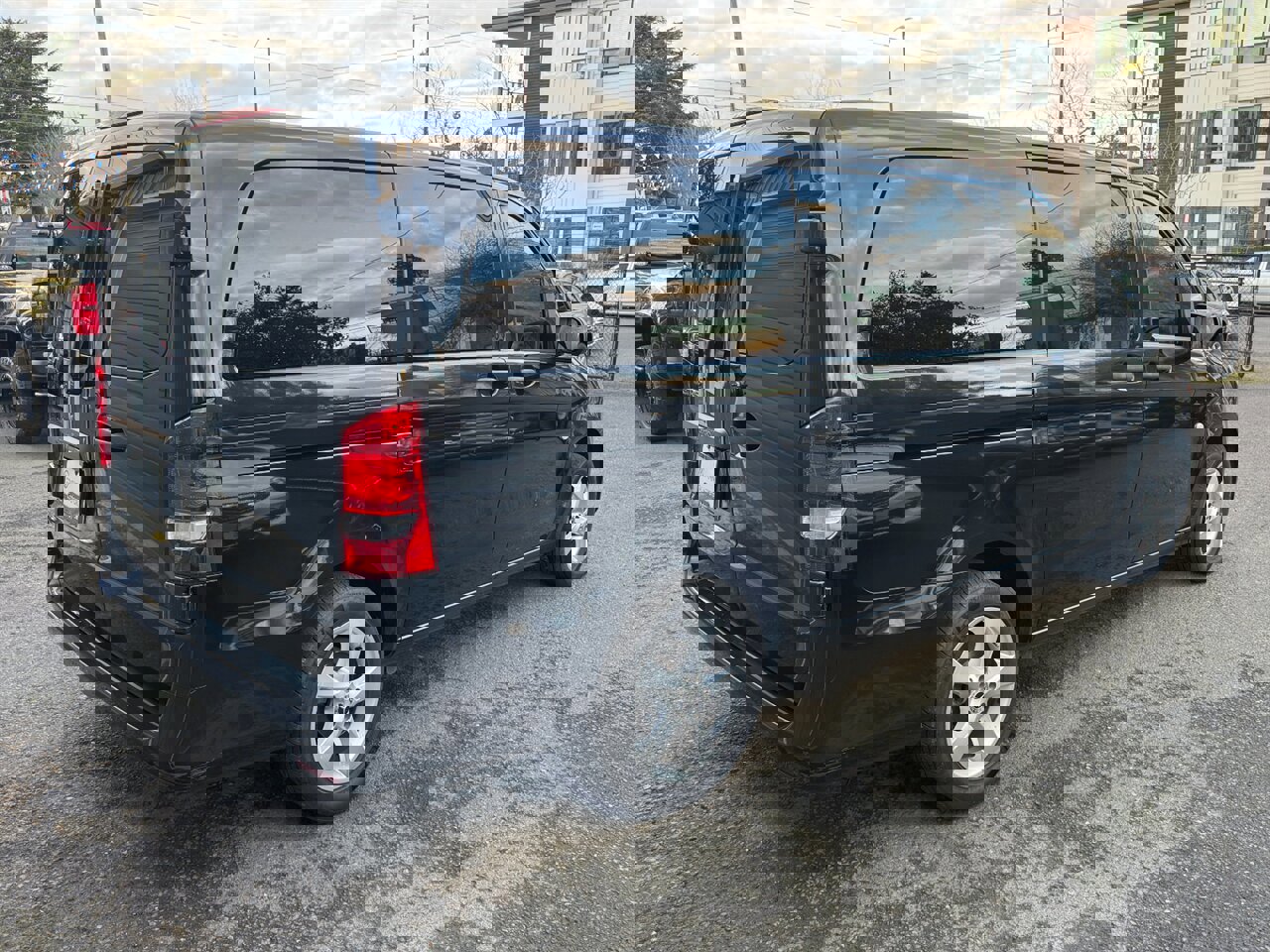 Used 2018 Mercedes-Benz Metris Passenger image 8