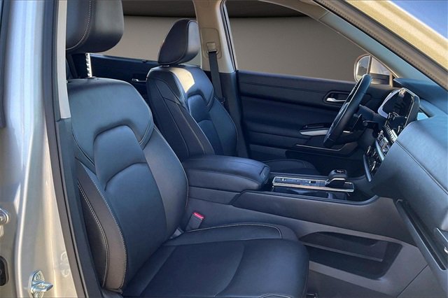 Certified 2025 Nissan Pathfinder SL image 7