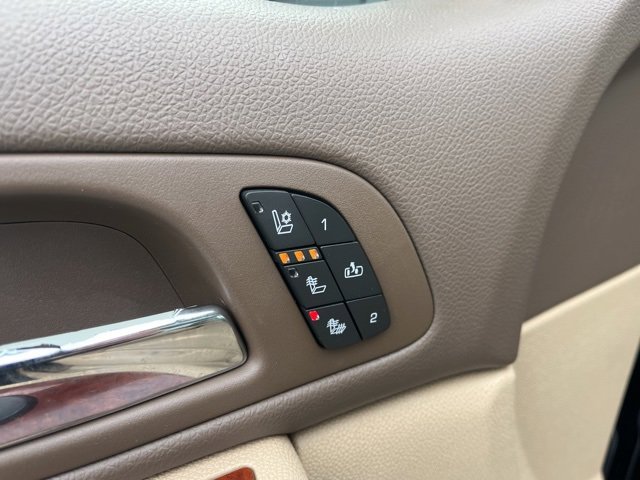 Used 2009 Chevrolet Suburban LTZ image 12