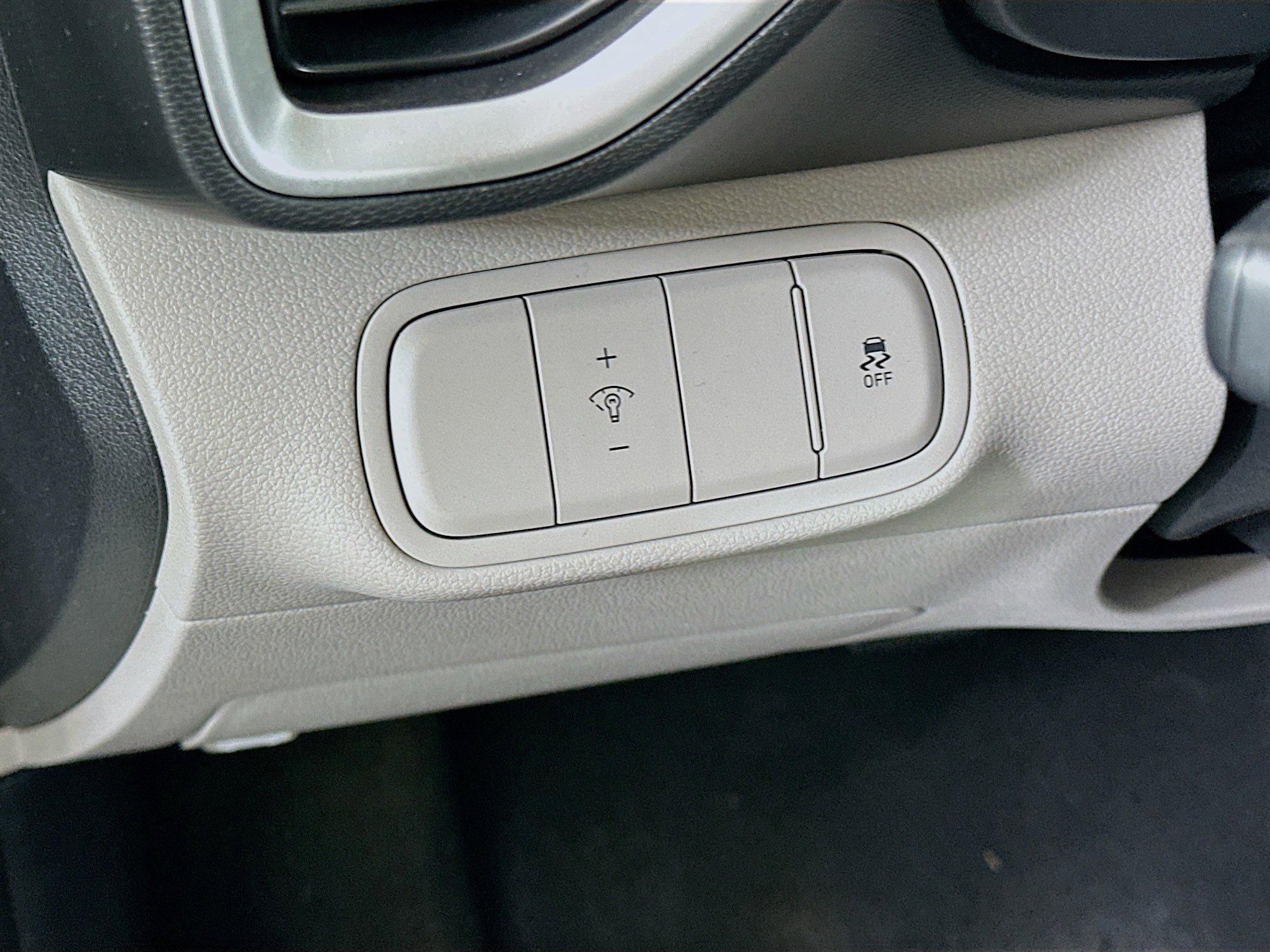 Used 2025 Hyundai Venue SEL FWD image 17