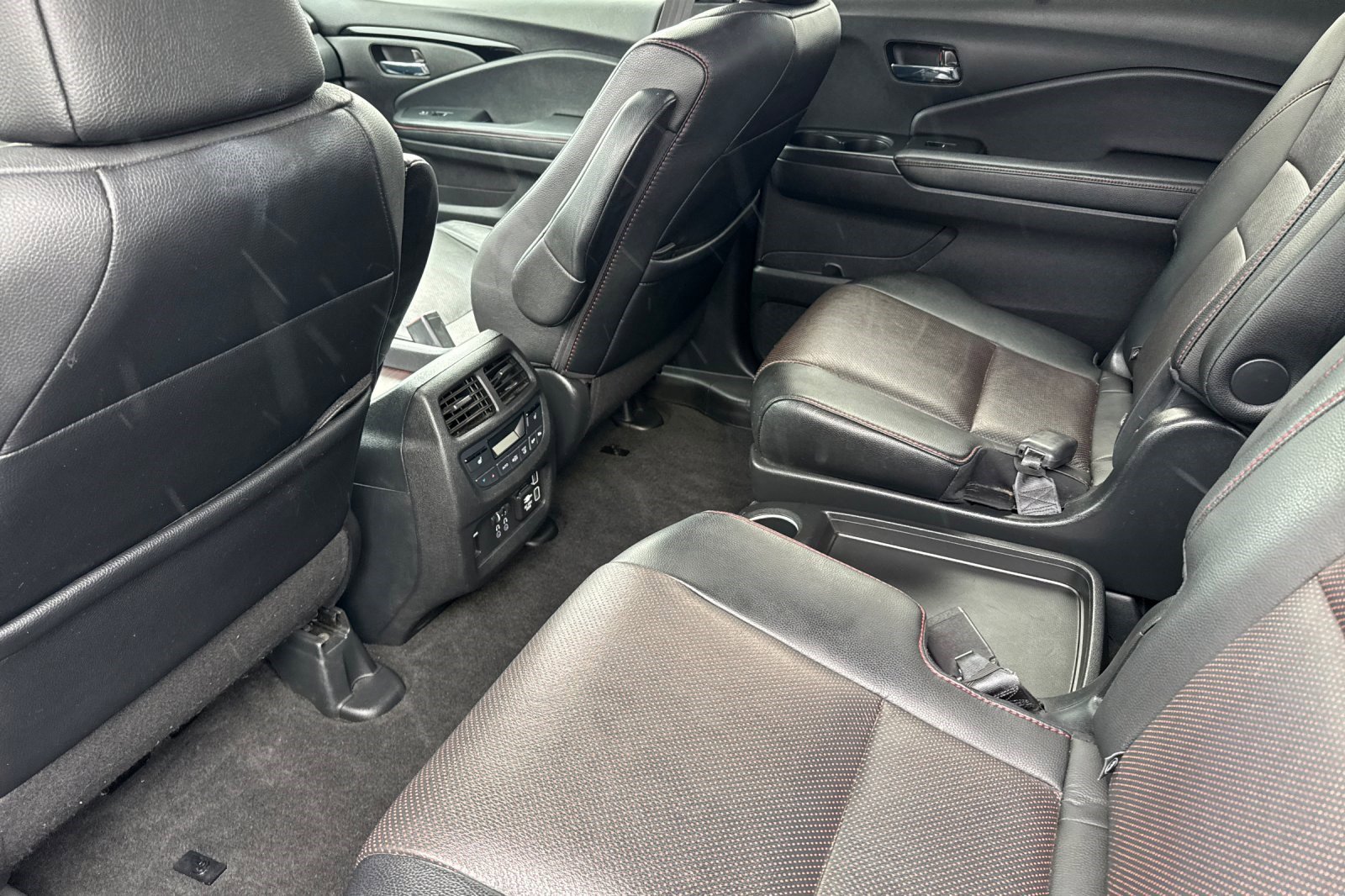 Used 2022 Honda Pilot Black Edition image 28