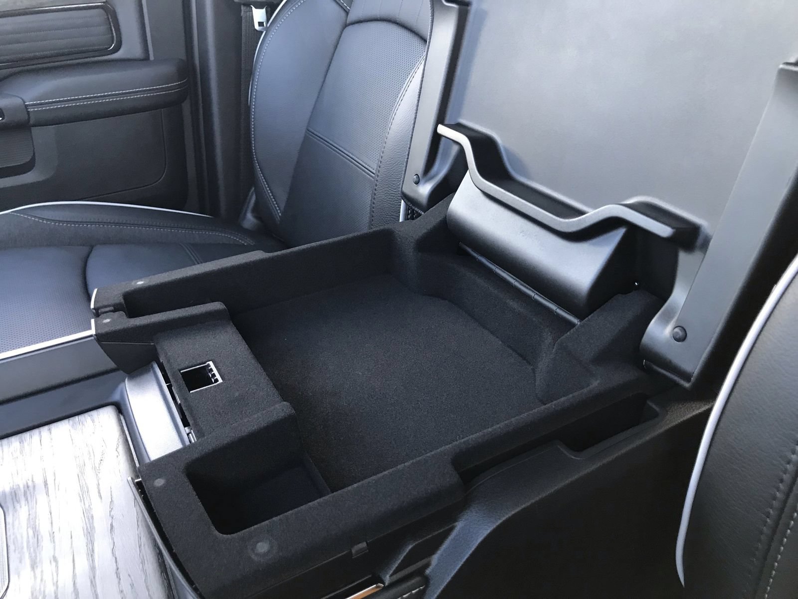 New 2026 RAM 3500 Limited AWD/4WD image 30