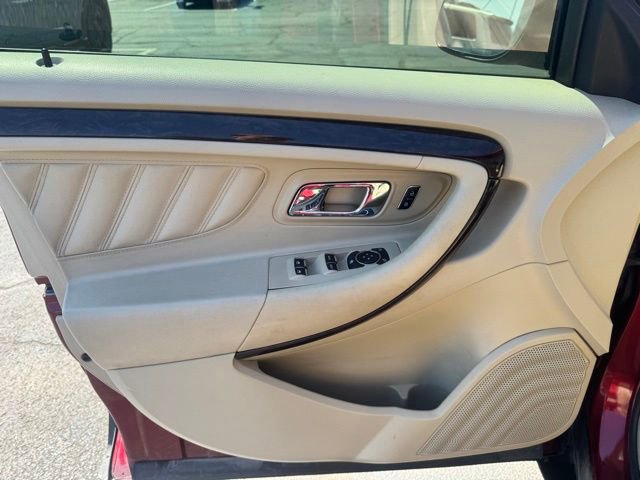 Used 2013 Ford Taurus Limited FWD image 14