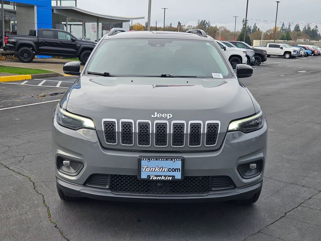Used 2022 Jeep Cherokee Latitude Lux w/ Mopar Interior Package image 9