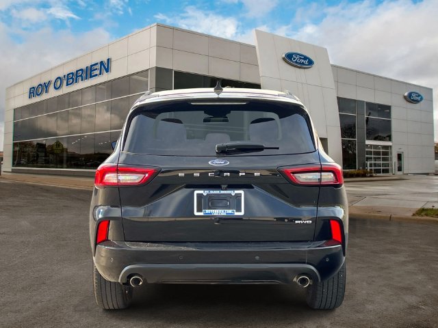 Certified 2023 Ford Escape ST-Line Elite w/ Premium Technology Package AWD/4WD image 4