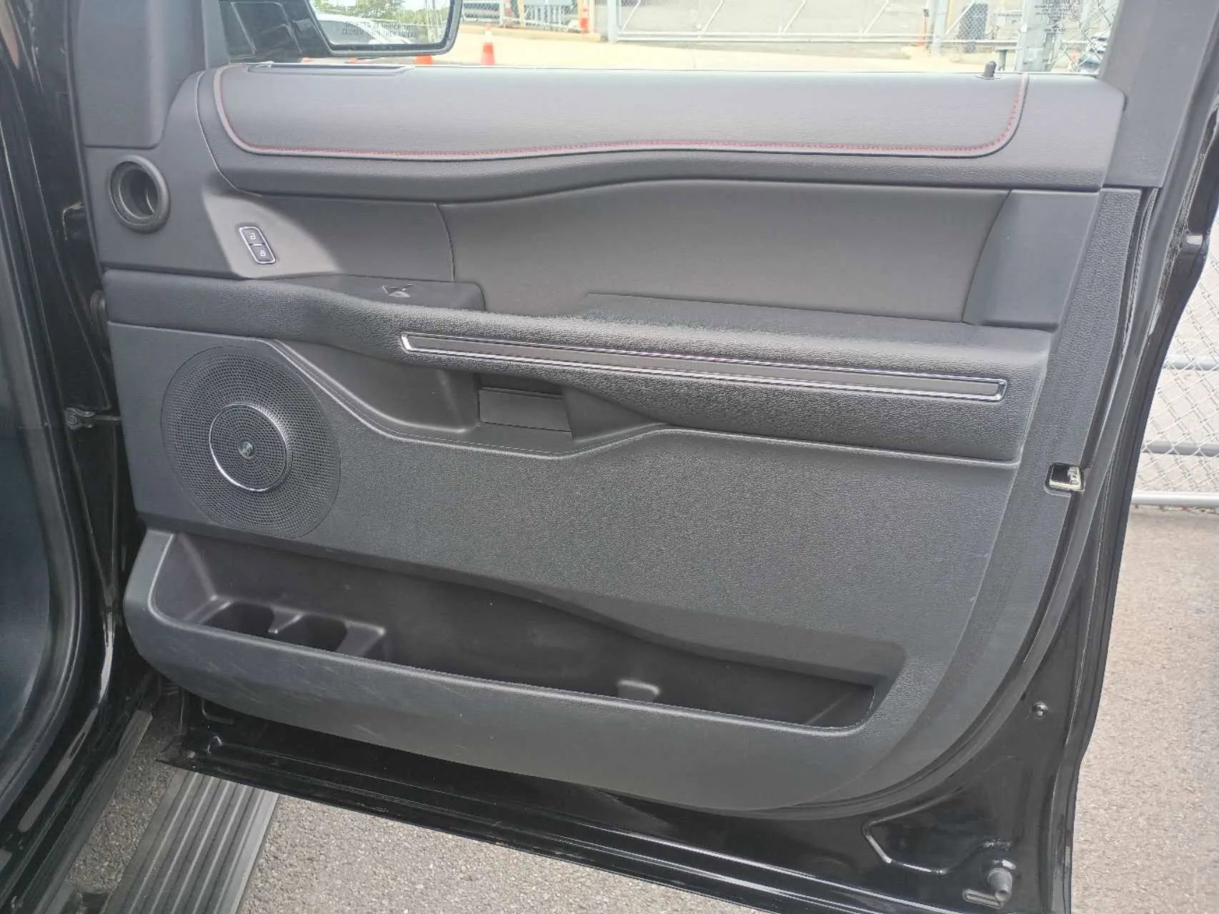 Used 2022 Ford Expedition Max Limited AWD/4WD image 24