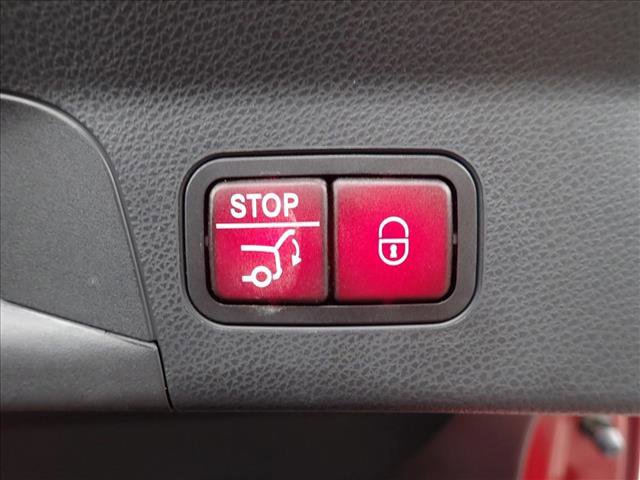 Used 2019 Mercedes-Benz GLC 300 4MATIC Coupe image 9