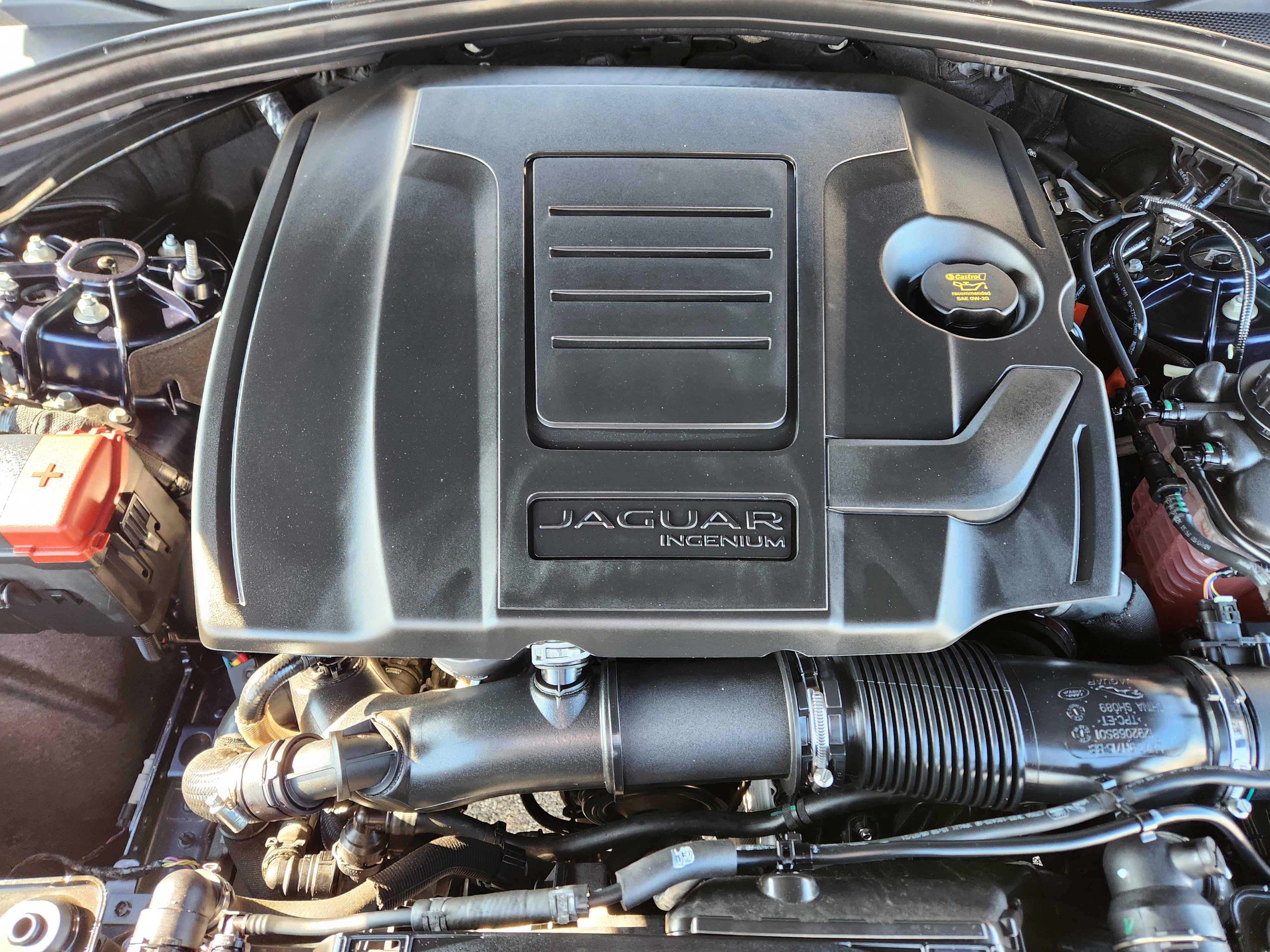 Certified 2025 Jaguar F-PACE R-Dynamic S image 9