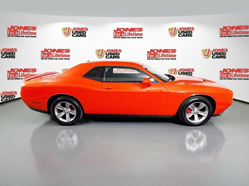 Used 2019 Dodge Challenger SXT w/ Driver Convenience Group image 16