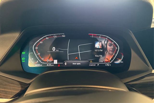 Used 2022 BMW X7 xDrive40i w/ M Sport Package AWD/4WD image 15