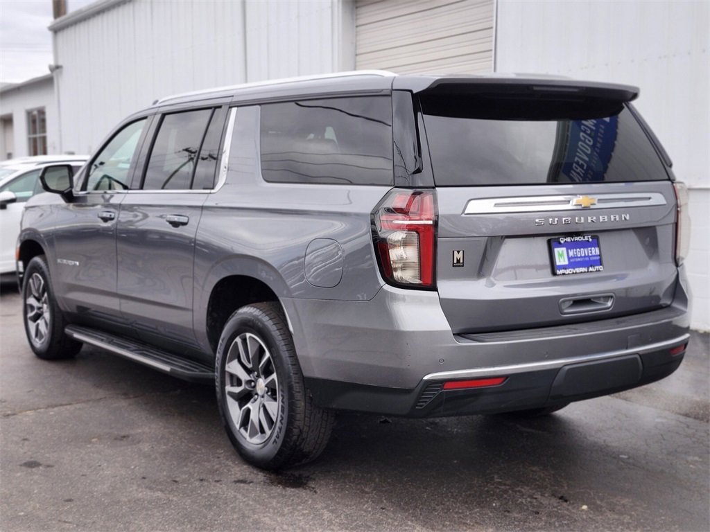 Used 2021 Chevrolet Suburban LS image 3