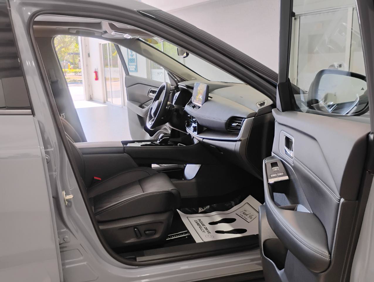 Used 2024 Nissan Rogue Platinum w/ Platinum Premium Package FWD image 56