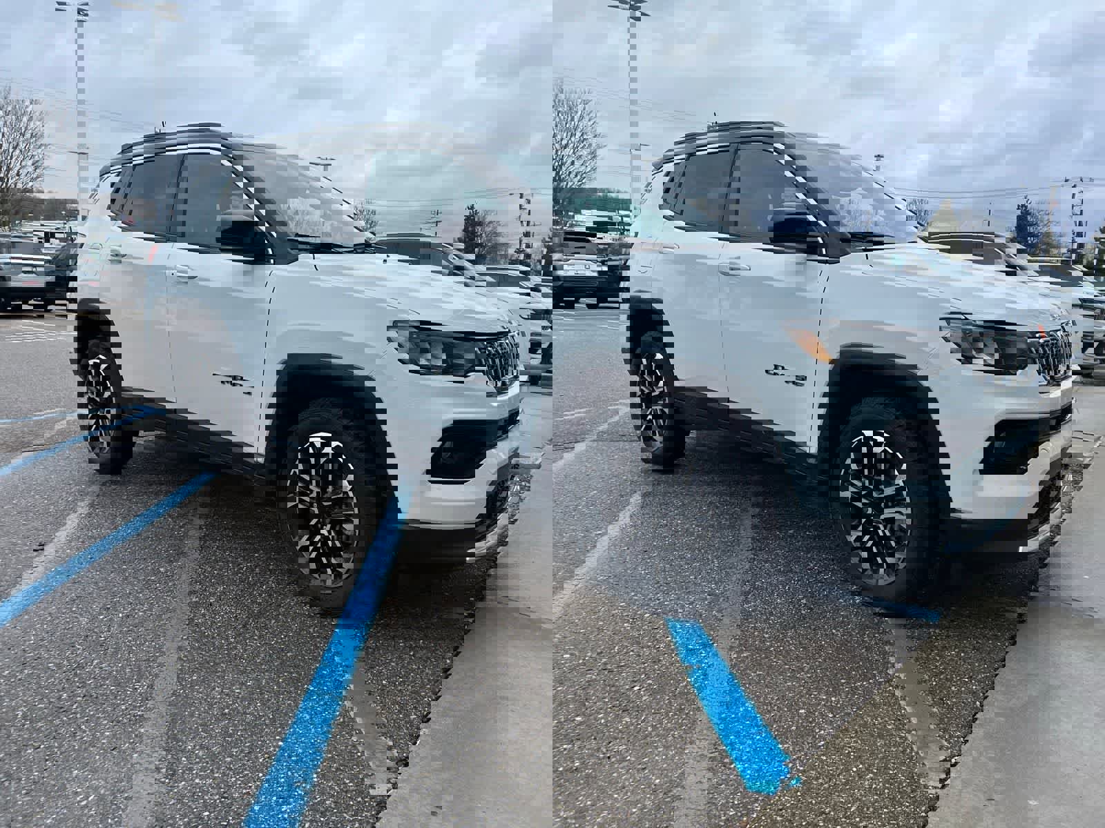 Used 2023 Jeep Compass Limited image 10