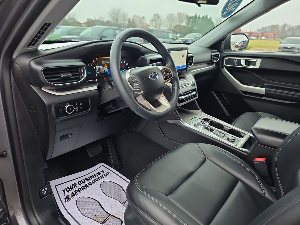 Used 2023 Ford Explorer XLT w/ Equipment Group 202A image 20