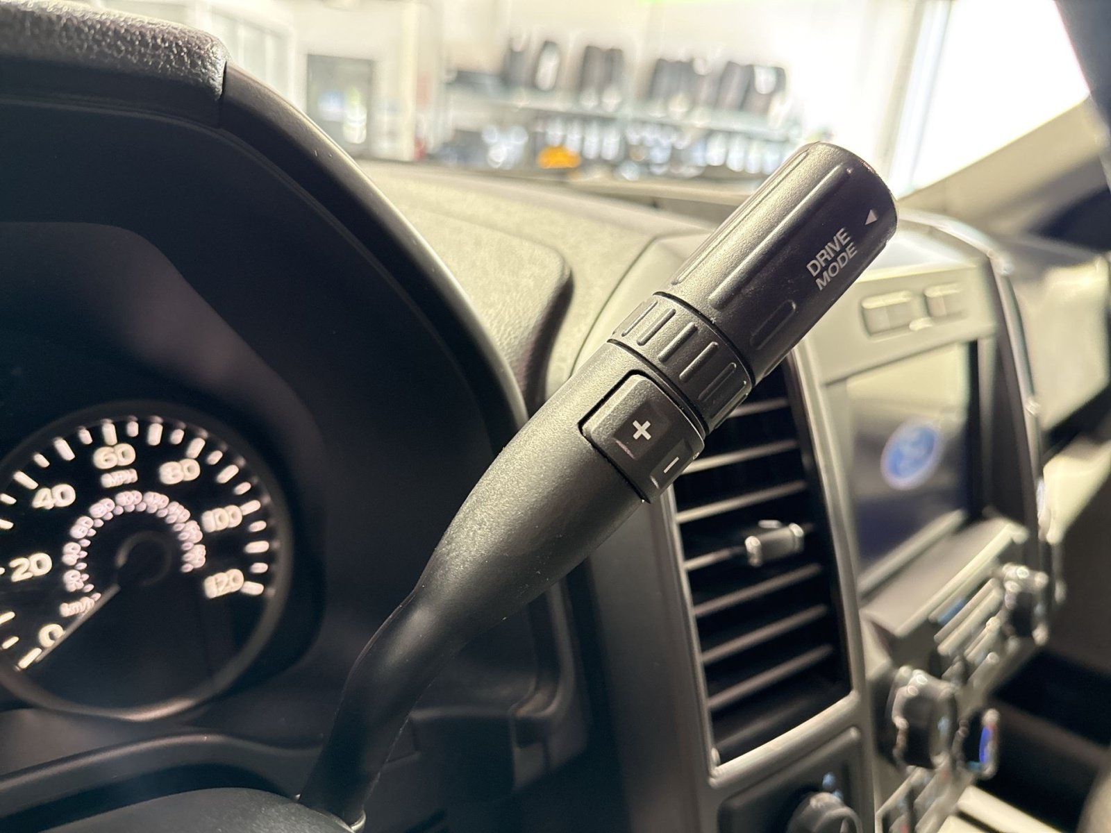 Used 2019 Ford F150 XLT w/ Equipment Group 302A Luxury AWD/4WD image 22