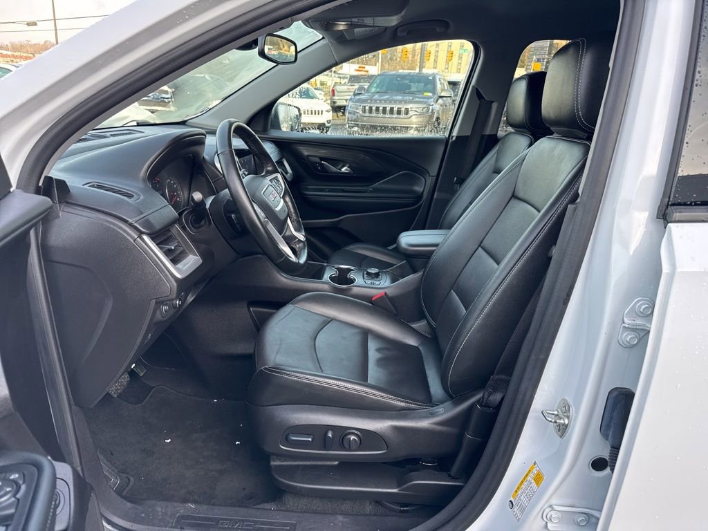 Used 2024 GMC Terrain SLT image 15