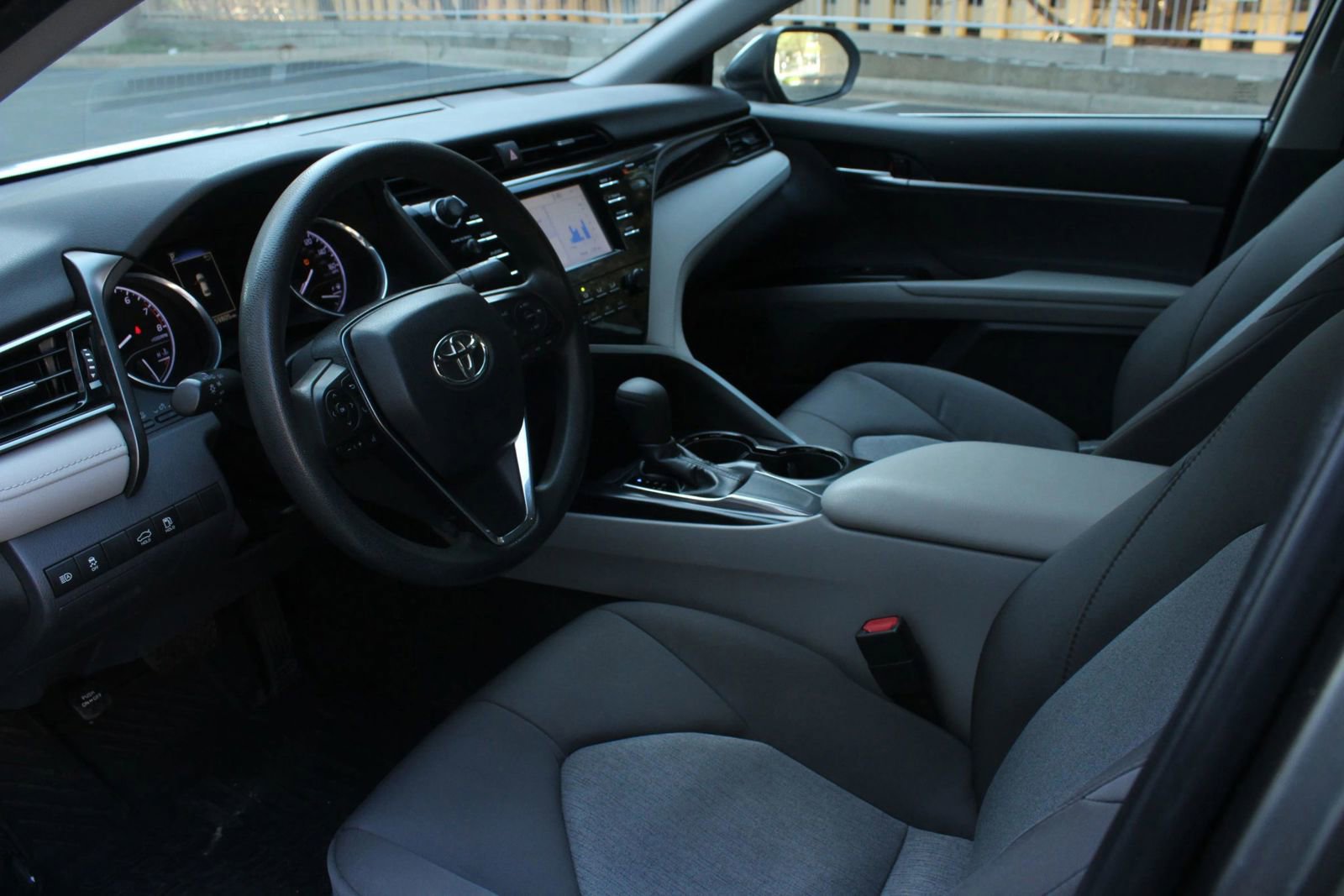 Used 2019 Toyota Camry LE FWD image 13