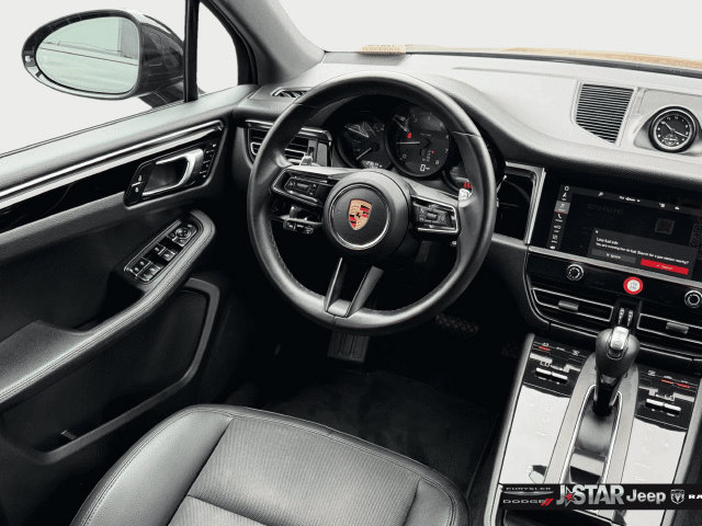 Used 2024 Porsche Macan AWD/4WD image 14