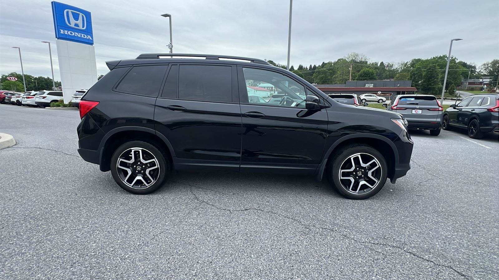 Used 2023 Honda Passport Elite image 3