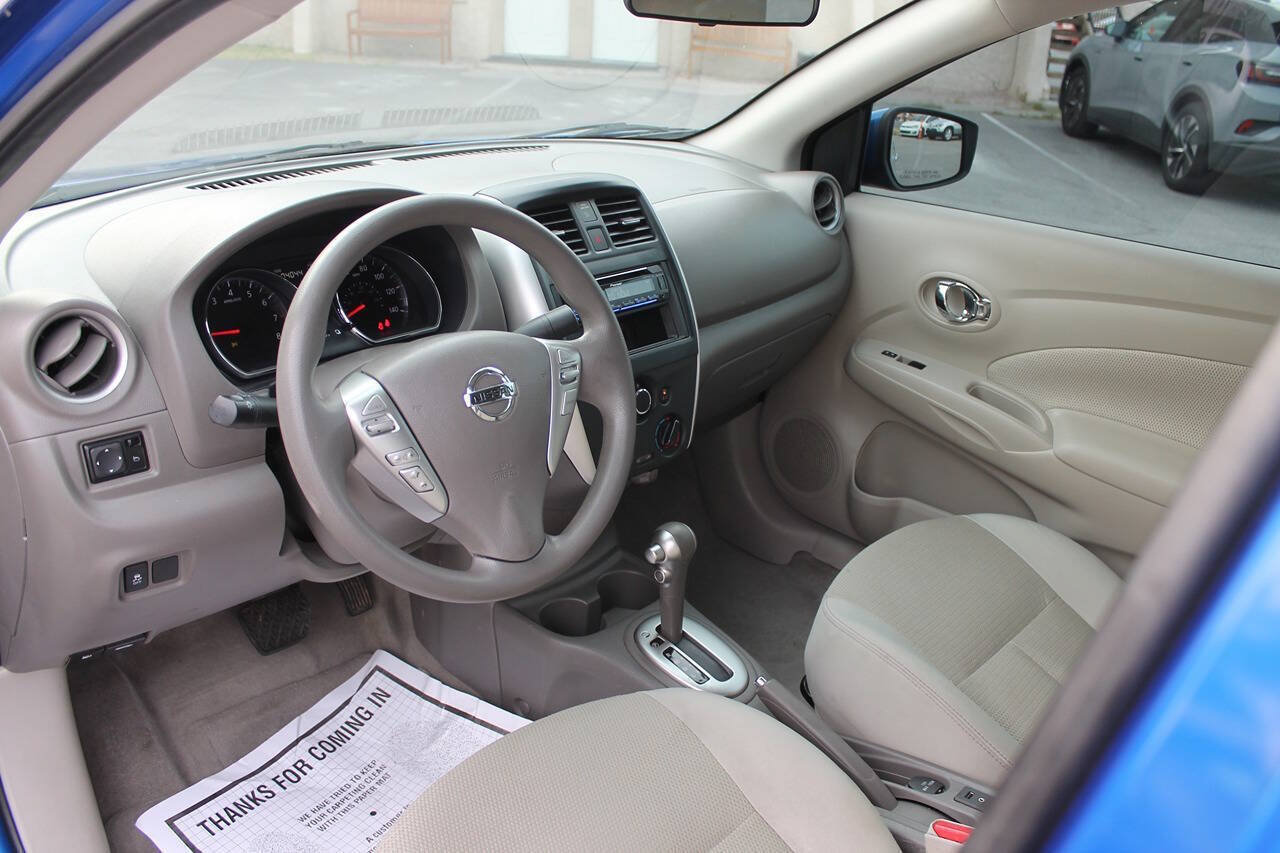 Used 2015 Nissan Versa SV FWD image 20