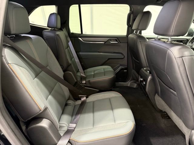 Used 2025 GMC Acadia AT4 image 23