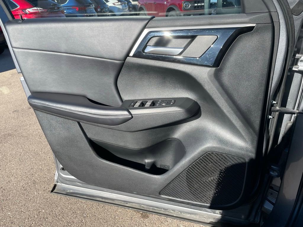 Used 2023 Mitsubishi Outlander SE Black Edition image 46