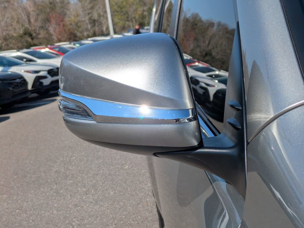 Used 2023 Lexus GX 460 Premium w/ Accessory Package image 11