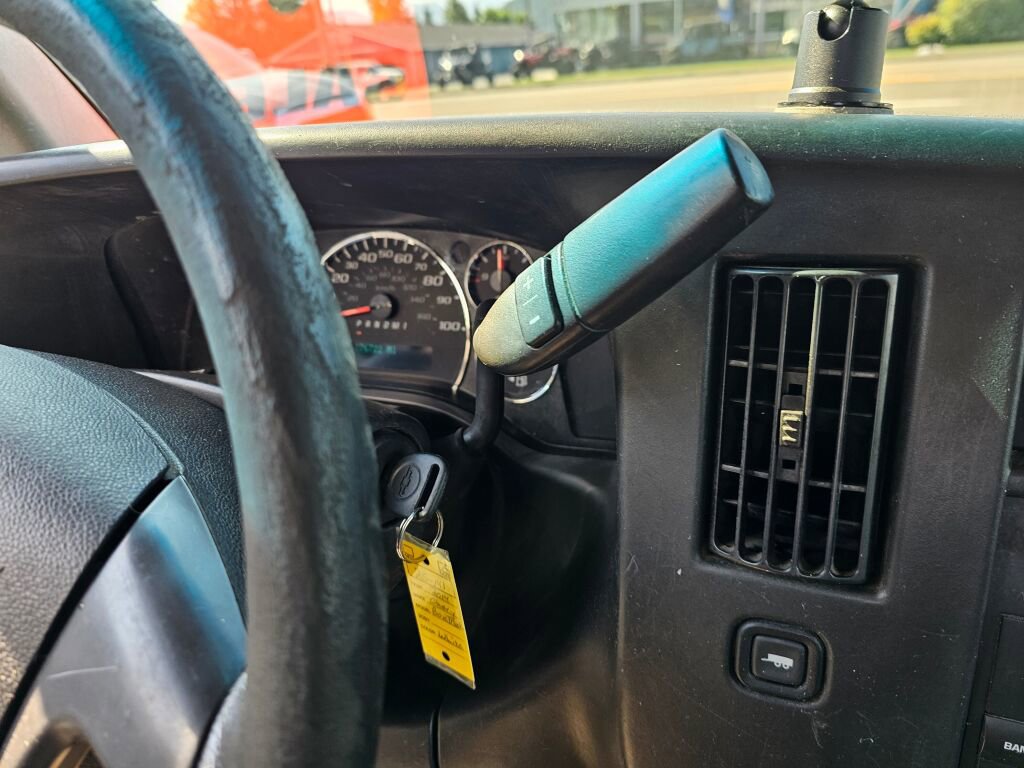 Used 2014 Chevrolet Express 3500 Extended w/ Chrome Appearance Package image 26