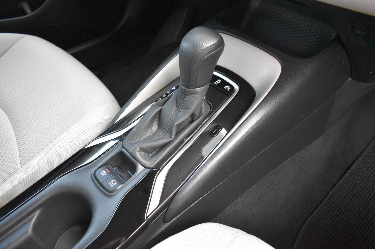 Used 2021 Toyota Corolla LE image 23