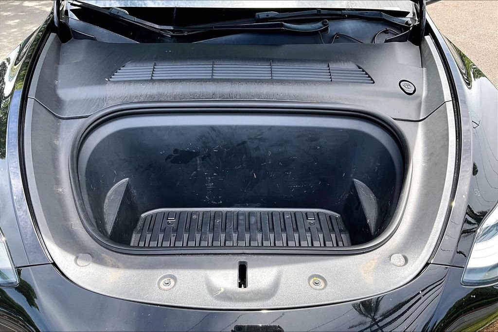 Used 2022 Tesla Model Y Long Range AWD/4WD image 9