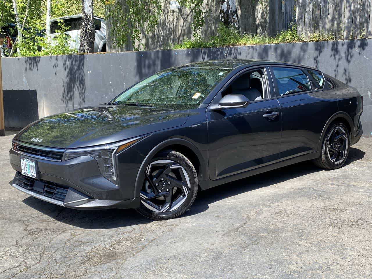 Used 2025 Kia K4 EX FWD video 1