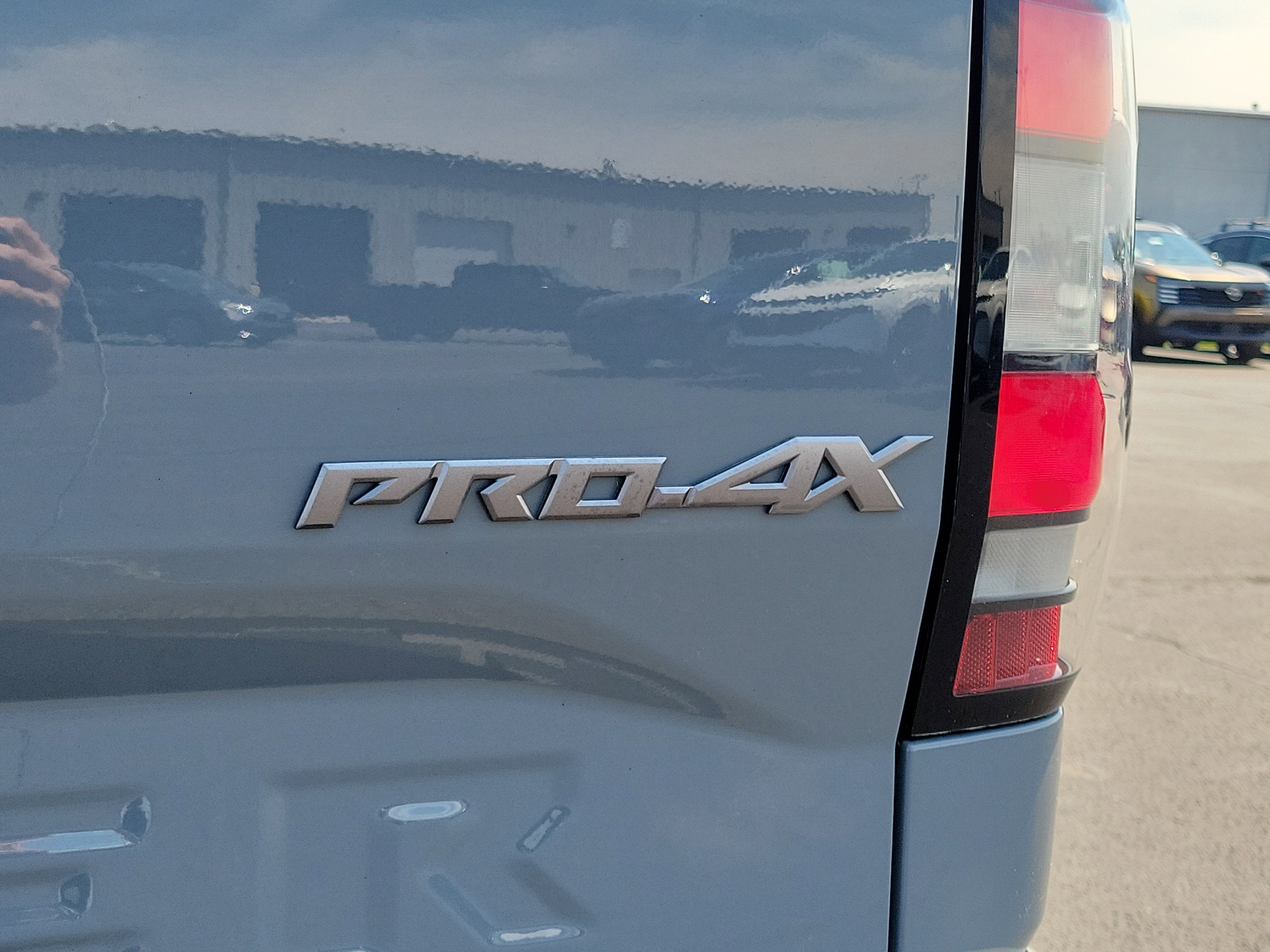 Used 2022 Nissan Frontier PRO-4X w/ Pro-4X Premium Package AWD/4WD image 7