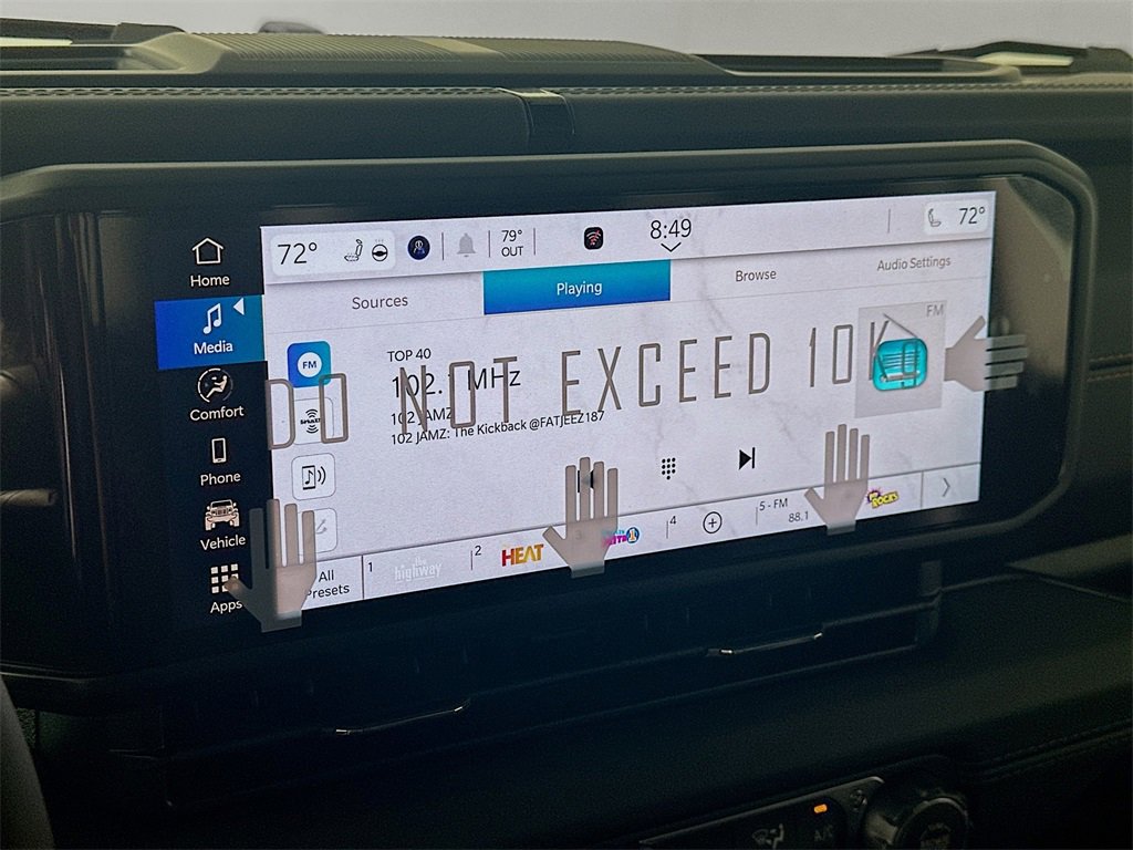 New 2025 Jeep Gladiator Sport image 13