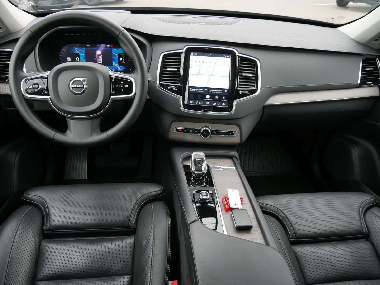Certified 2023 Volvo XC90 T8 Ultimate w/ Protection Package Premier AWD/4WD image 13