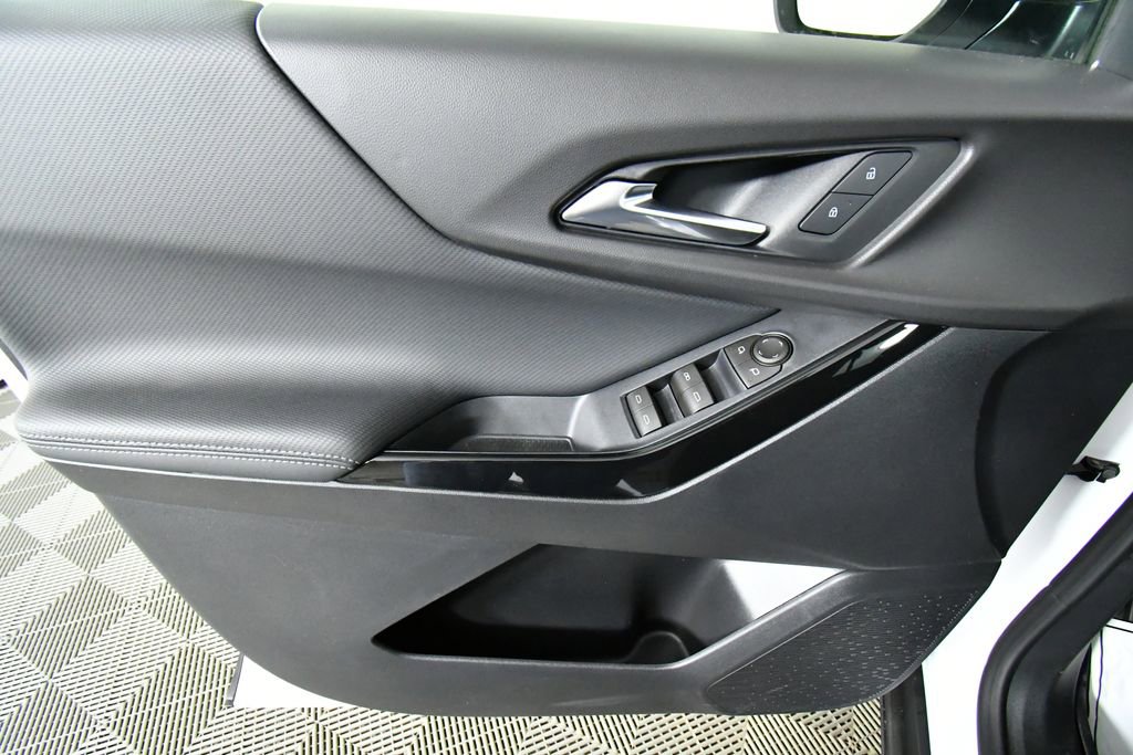 New 2026 Chevrolet Equinox LT image 21