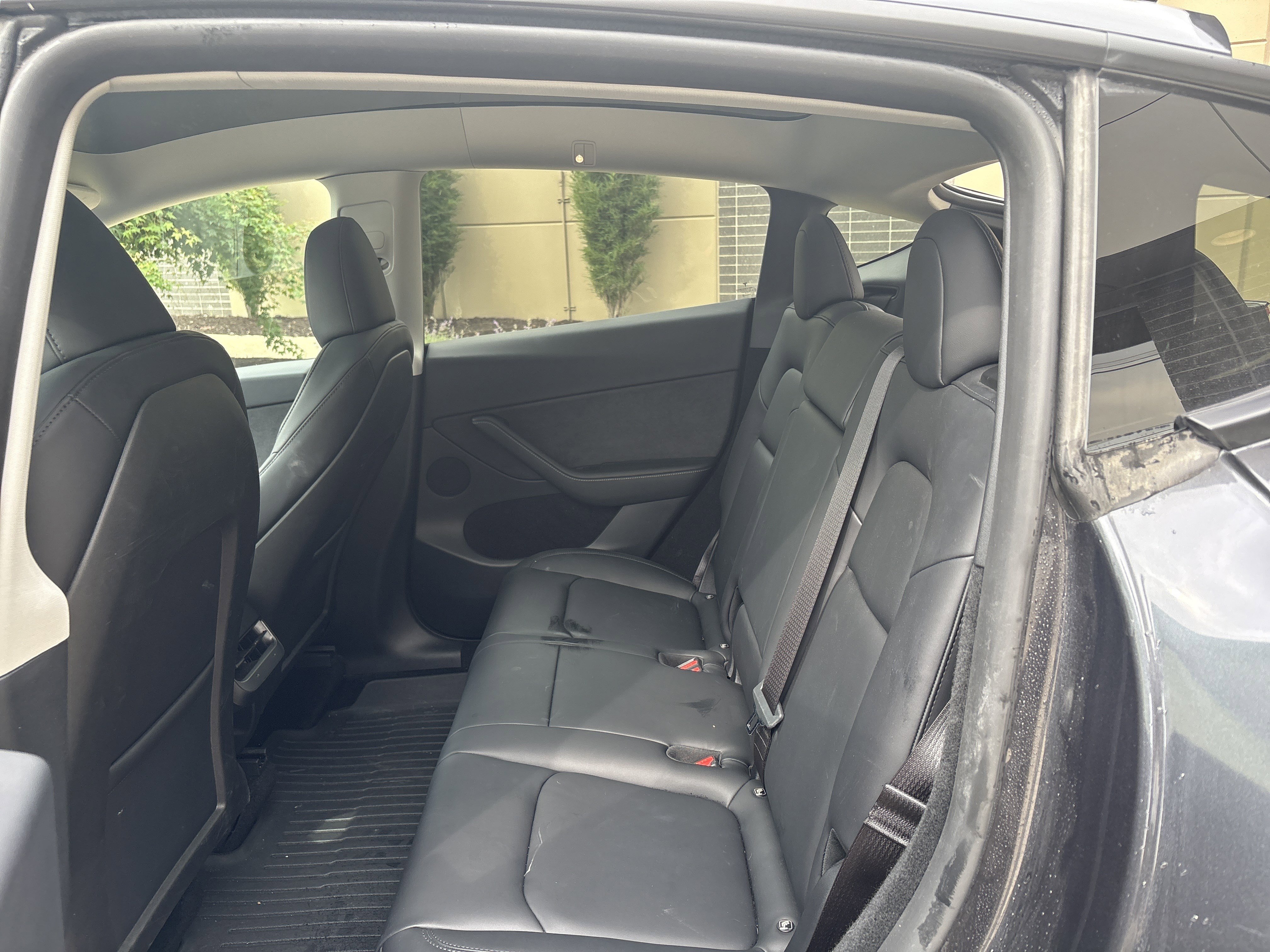 Used 2024 Tesla Model Y Long Range AWD/4WD image 31