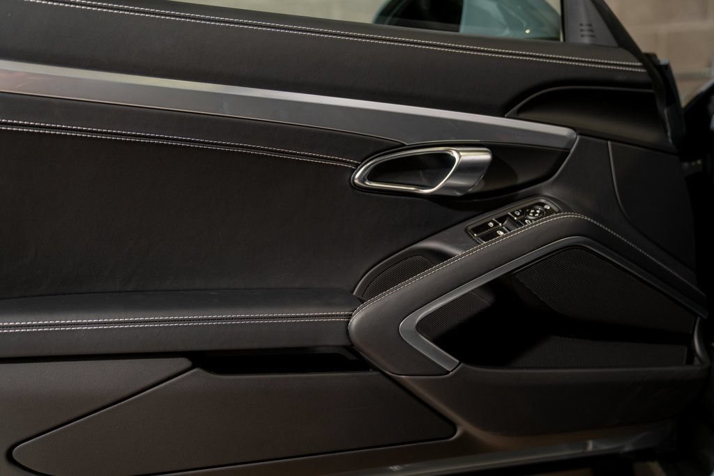 Used 2025 Porsche 718 Cayman S RWD image 15