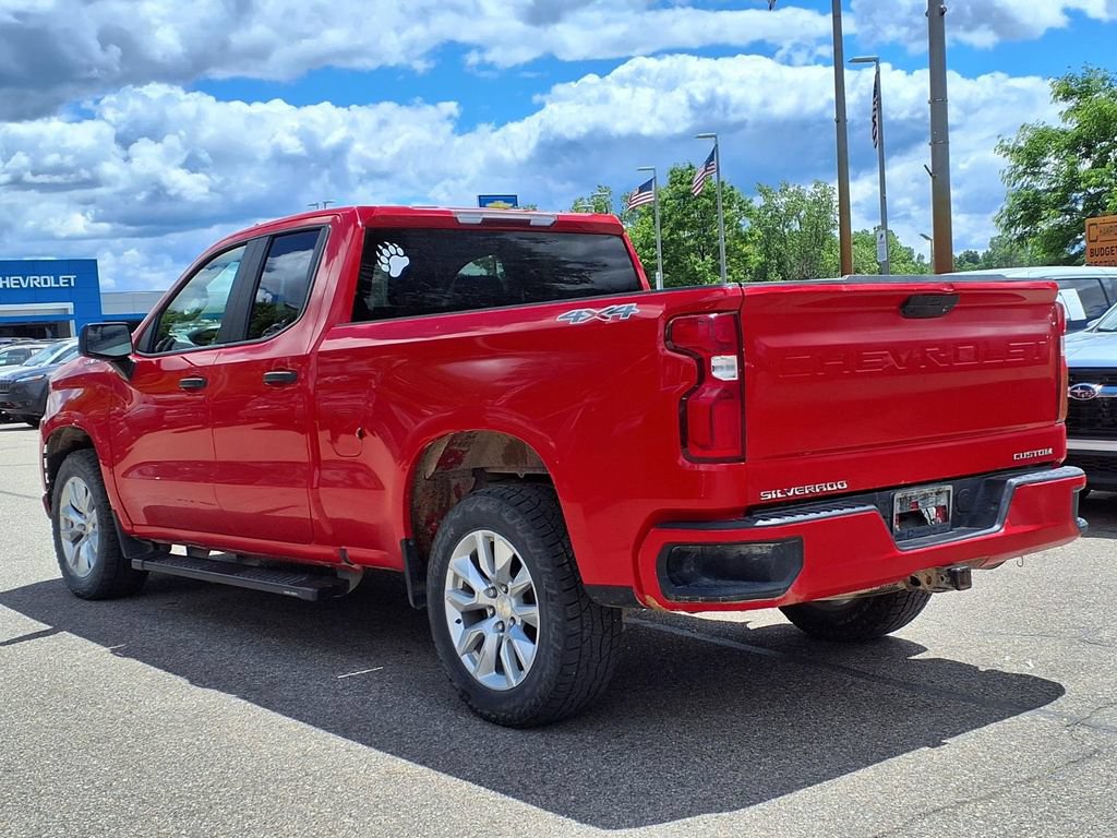 Used 2020 Chevrolet Silverado 1500 Custom w/ Custom Value Package AWD/4WD image 6