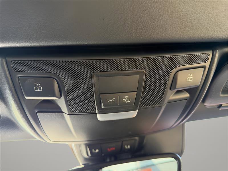 Used 2017 Mercedes-Benz SLC 300 image 33