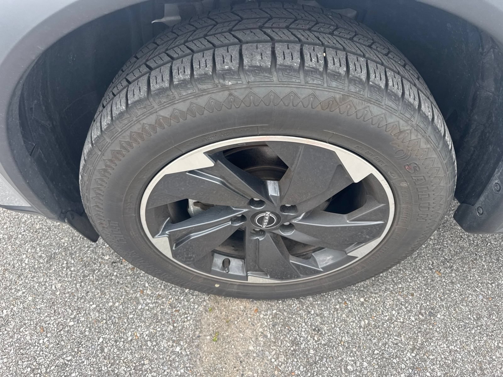 Used 2025 Nissan Rogue SV FWD image 10