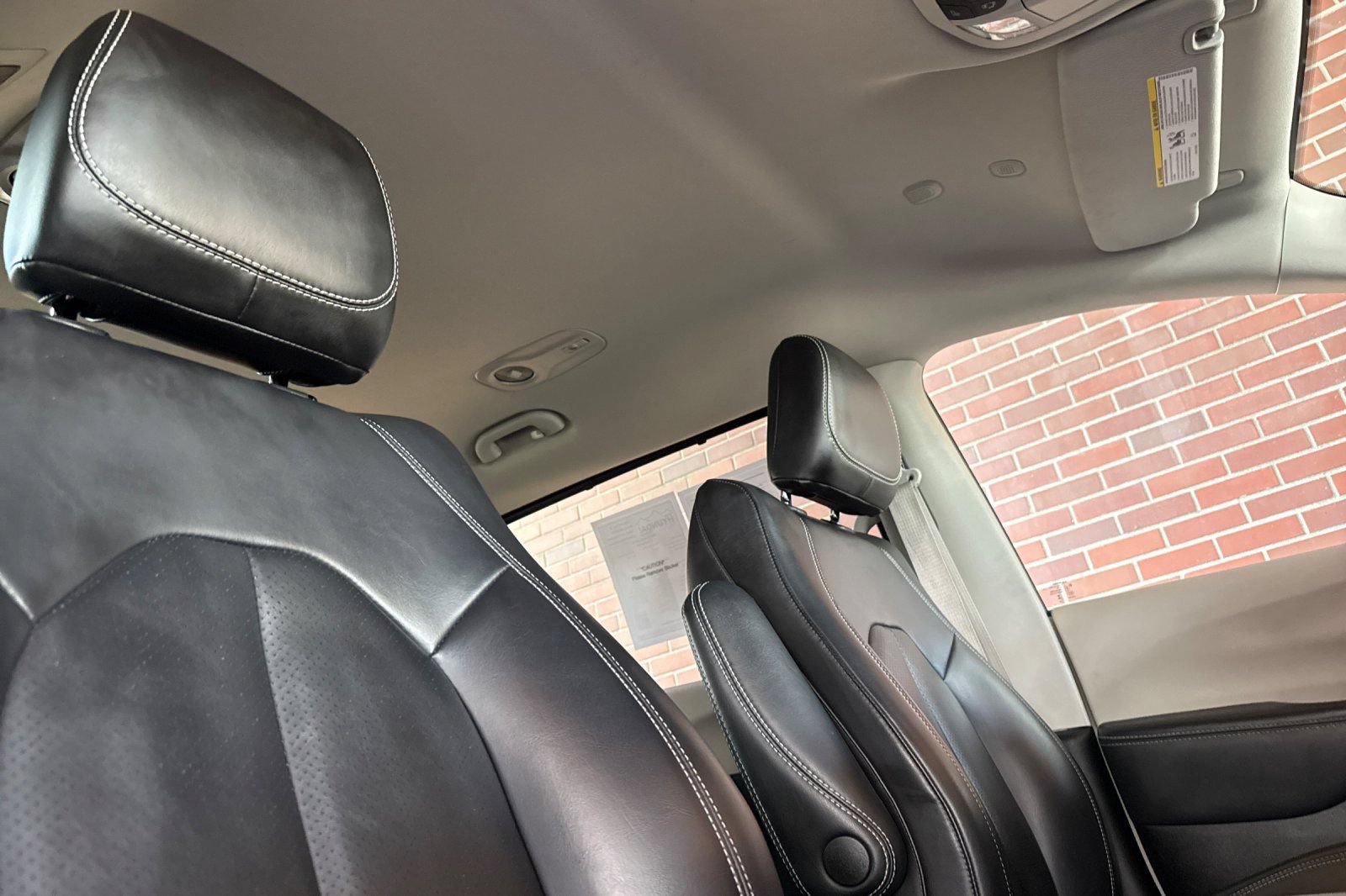 Used 2023 Chrysler Pacifica Touring-L FWD image 22