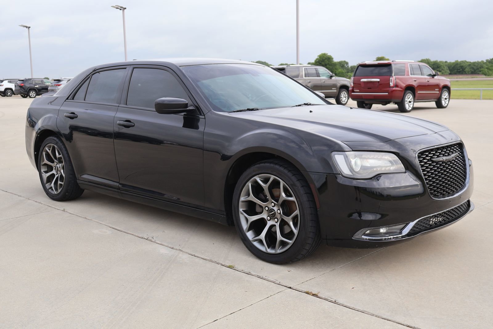 Used 2018 Chrysler 300 S RWD image 4