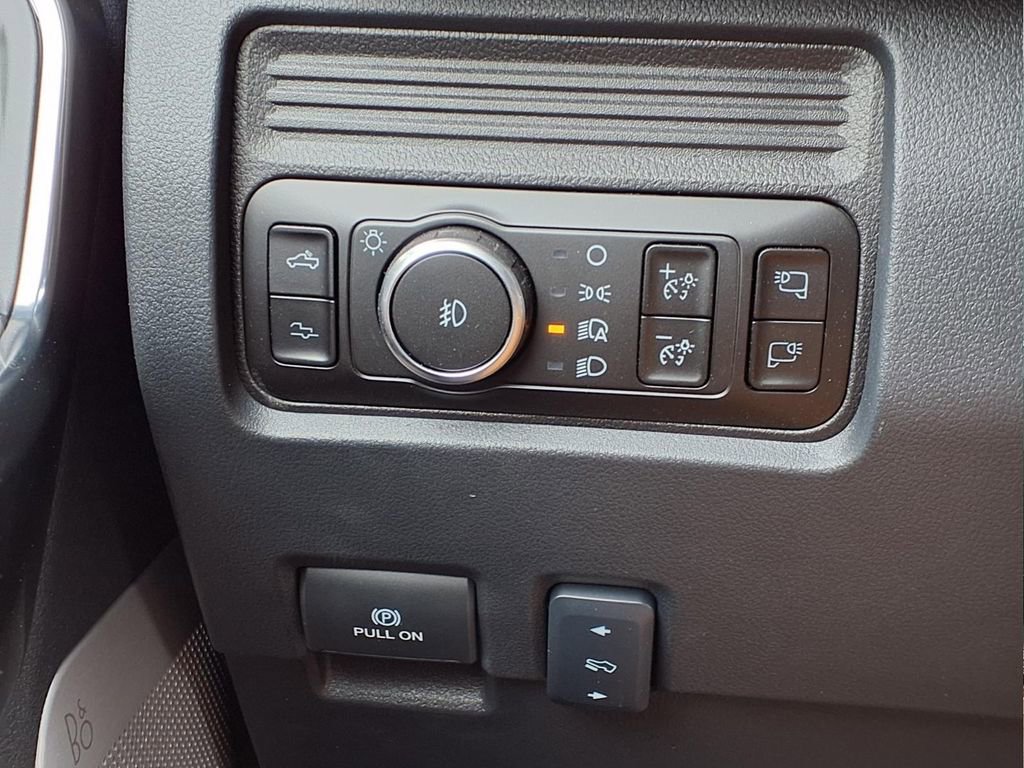 New 2025 Ford F450 Platinum image 16