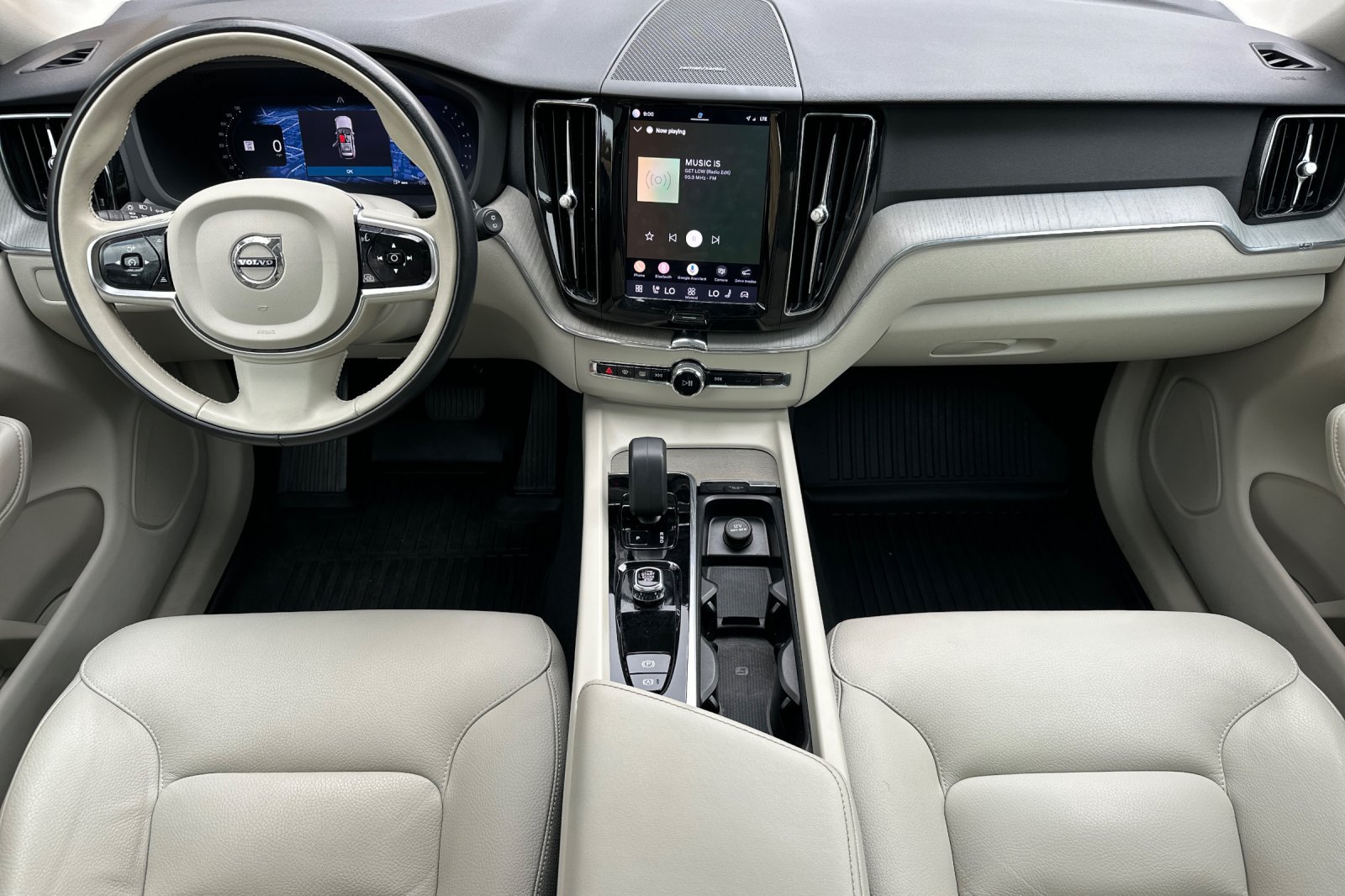Certified 2024 Volvo XC60 B5 Plus w/ Protection Package Premier AWD/4WD image 16