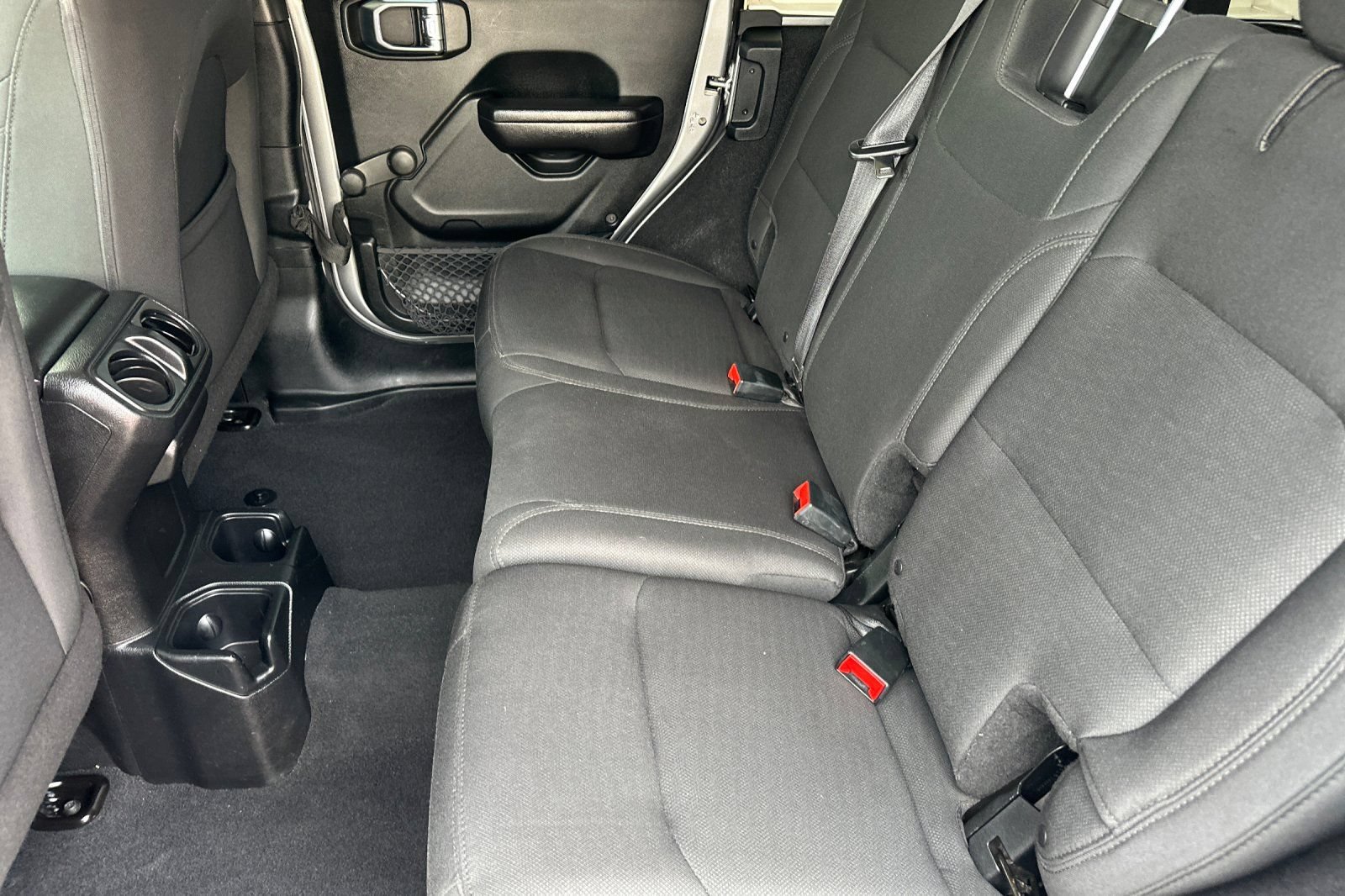 Used 2018 Jeep Wrangler Unlimited Sport AWD/4WD image 12