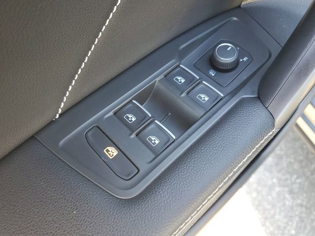 Certified 2023 Volkswagen Tiguan SE R-Line FWD image 12