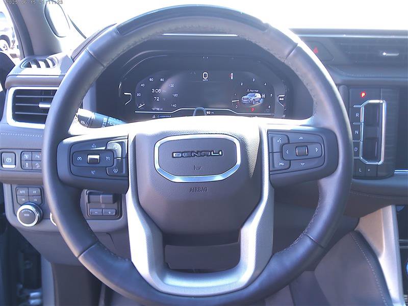 Used 2024 GMC Yukon XL Denali w/ Advanced Technology Package AWD/4WD image 17