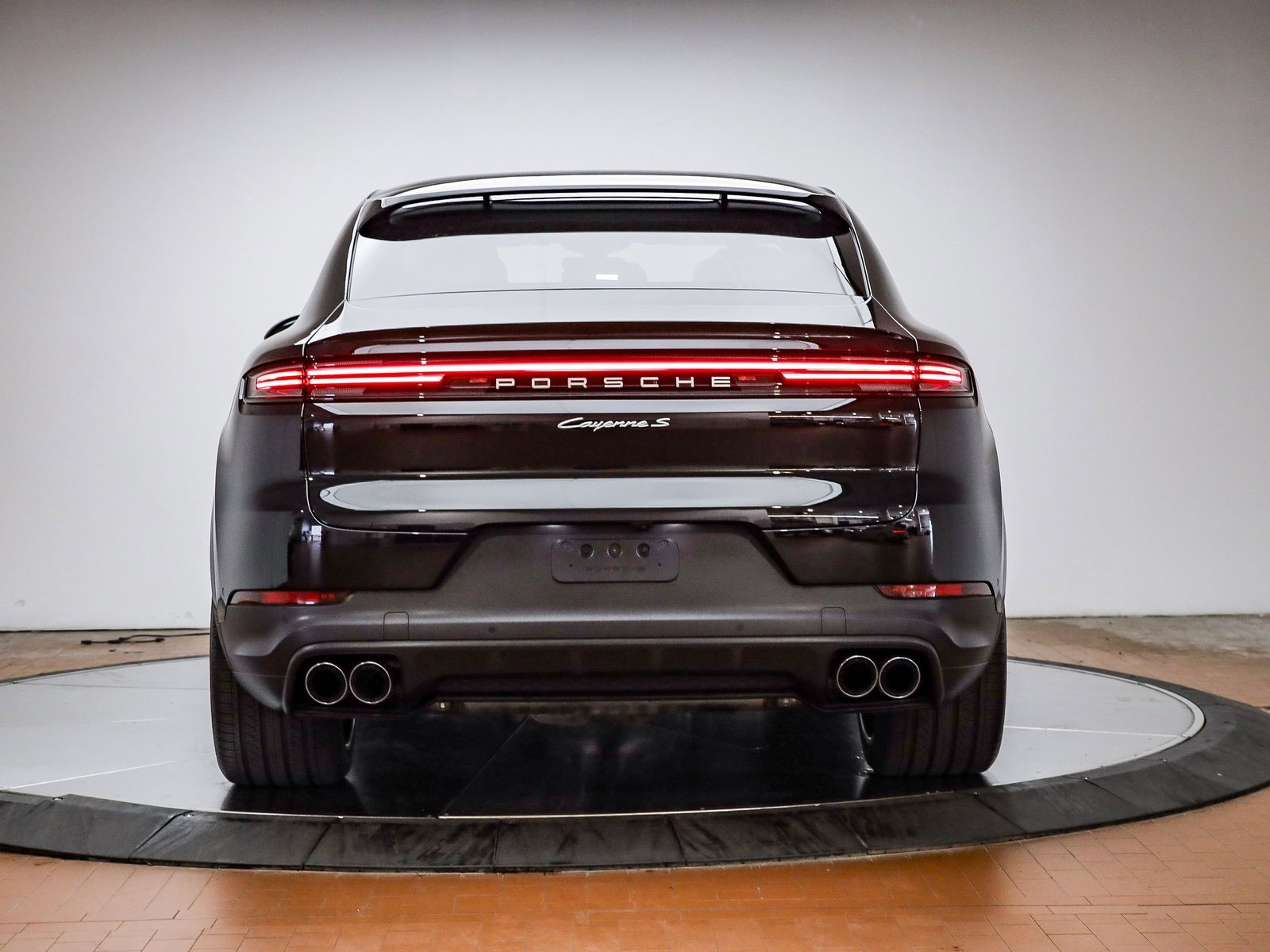 Used 2025 Porsche Cayenne S image 7