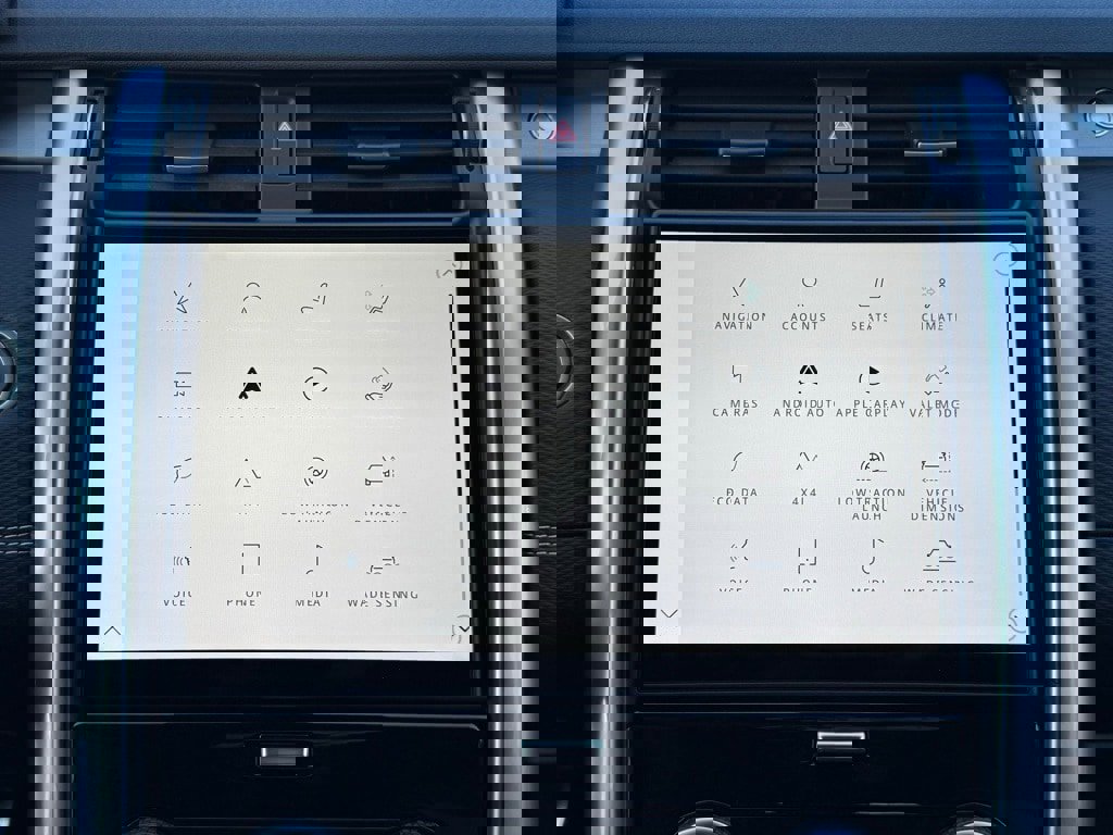 Certified 2025 Land Rover Discovery Dynamic SE image 24